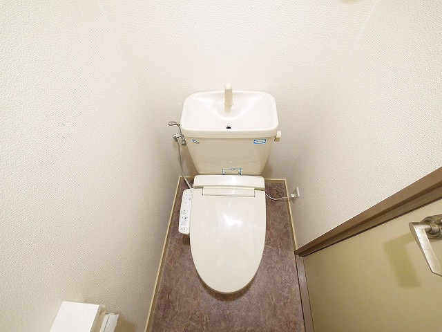 ファミール聖和のトイレ