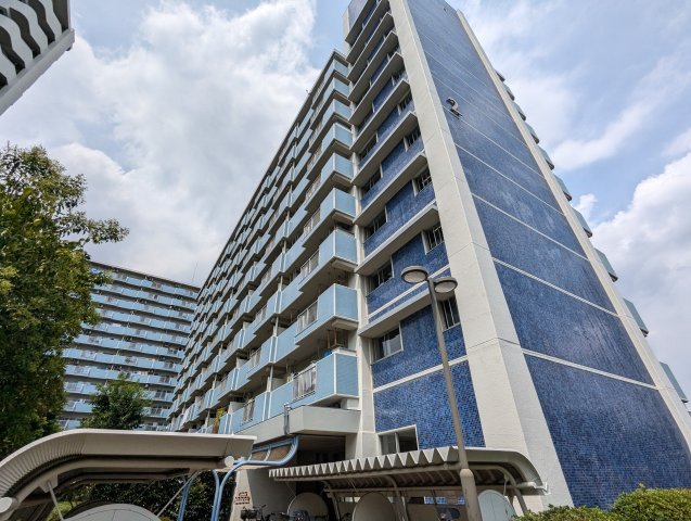 越中島三丁目ハイツ２号棟の外観