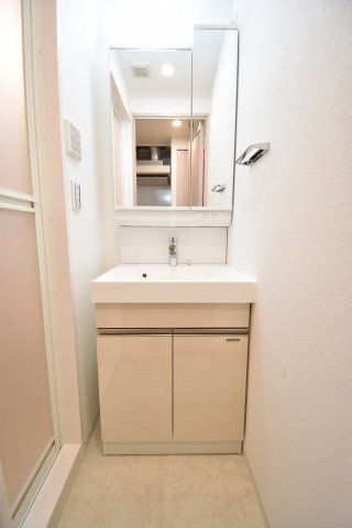 ワールドアイ難波南PORTAの洗面所