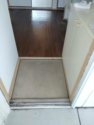 【玄関】 | コーポサンレイ