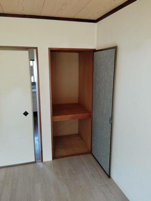 【洋室】 | コーポサンレイ