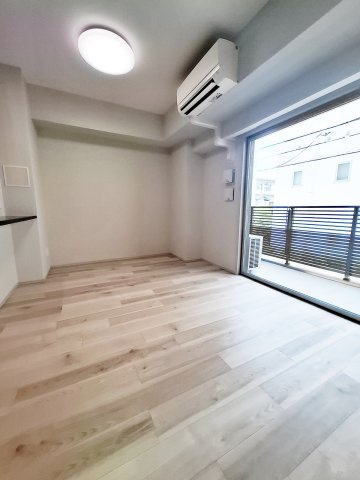 Live Casa西宮の居間・リビング