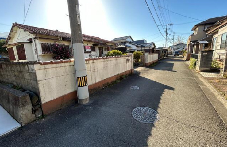 萩生 治良丸　売土地の前面道路含む現地写真