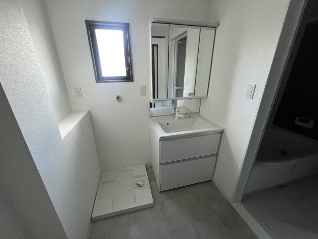 清滝中古戸建の独立洗面台|独立洗面台です