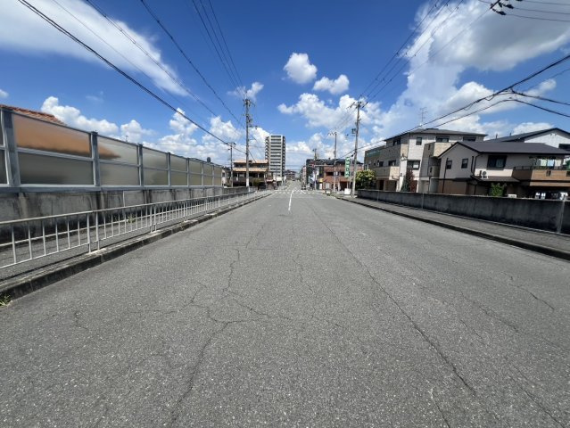 清滝中古戸建の前面道路含む現地写真|前面道路含む現地写真です