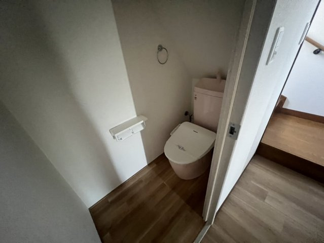 清滝中古戸建のトイレ|1階のシンプルで使いやすいトイレです