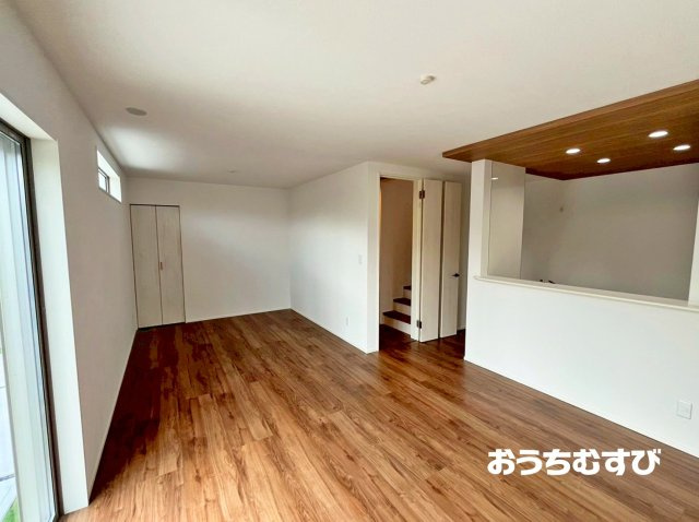 瀬戸市坂上町(全2棟)の居間・リビング