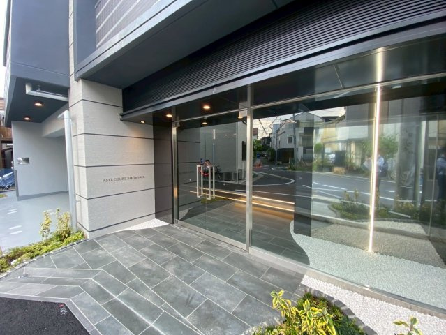アジールコート三宿テラス　礼金0　角部屋　楽器相談　ペット相談のエントランス