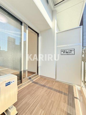 ART Tennoujiの居間・リビング