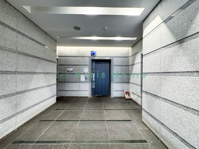 コンフォリア日本橋人形町イーストのロビー