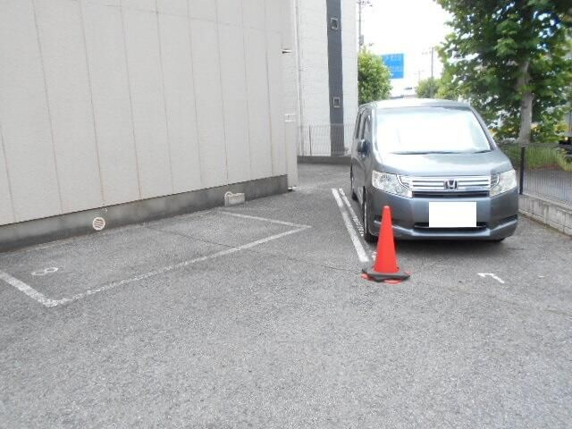 メゾン・ゴールド大塚の駐車場
