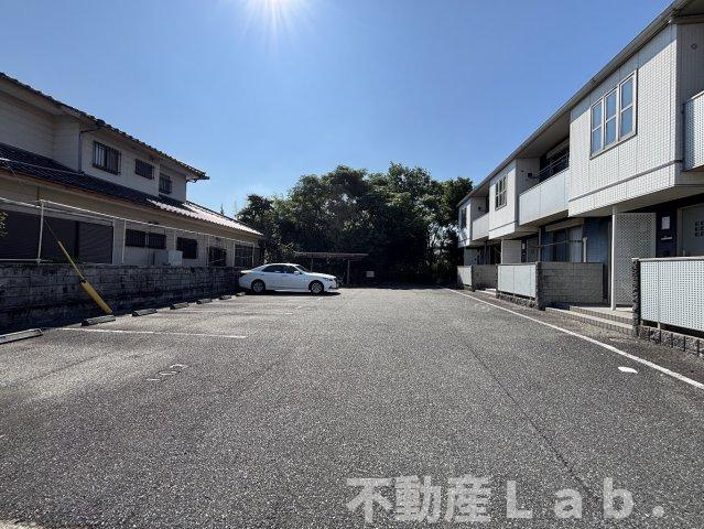 サンビレッジ松原の駐車場