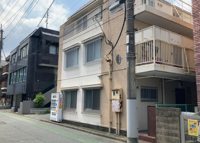 【外観】 | リエス中町 | 眺望の良さを楽しめるダイニングキッチンで家族団らんの時間を過ごしてはいかがでしょうか。バルコニーから見える景色を家族で眺める時間は、時間が経つのを忘れてしまいそうですね。是非、現地を見に行きましょう！