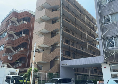 【外観】 | ライオンズマンション上溝 | 眺望の良さを楽しめるダイニングキッチンで家族団らんの時間を過ごしてはいかがでしょうか。バルコニーから見える景色を家族で眺める時間は、時間が経つのを忘れてしまいそうですね。是非、現地を見に行きましょう！