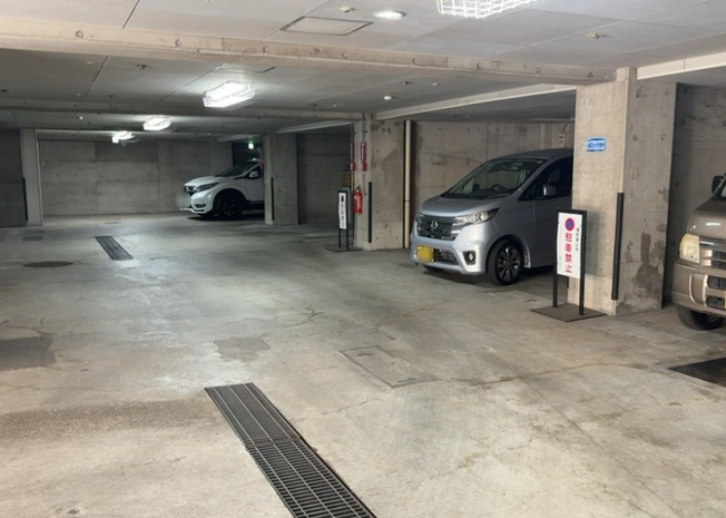 【駐輪場】 | ライオンズマンション上溝 | マンションの駐輪場は、事前に空きがあるか確認を取ると安心です。せっかく入居したのに駐輪スペースがない！なんてことになったら大変ですよね。そこで、内見時や購入前にはまず事前に確認しておくと良いでしょう。