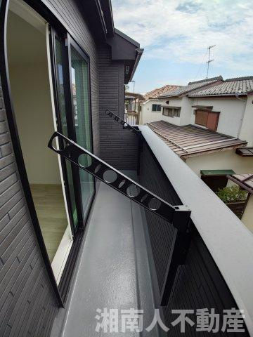 茅ヶ崎市松が丘1丁目　新築戸建のバルコニー|お洗濯にも便利なバルコニー付き