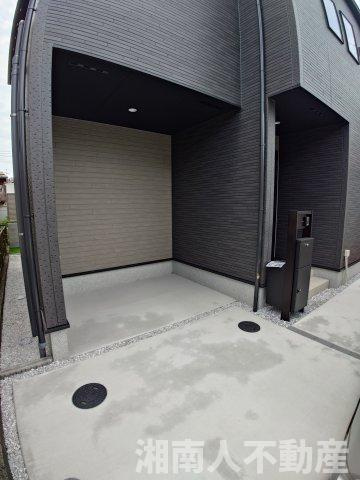 茅ヶ崎市松が丘1丁目　新築戸建の駐車場|カースペースがあります