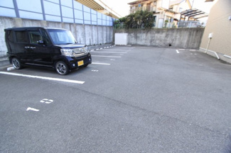 【駐車場】
