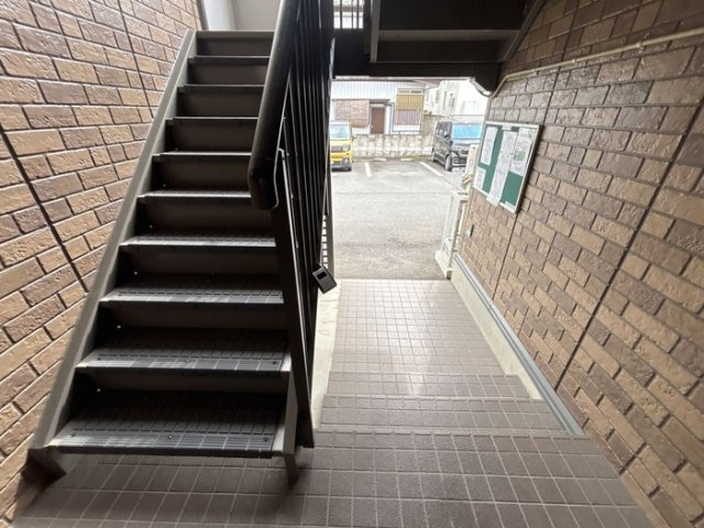 メゾンベールのロビー|高崎、前橋エリアのお部屋探しはエンドスケープまで！お客様の理想お聞かせ下さい♪