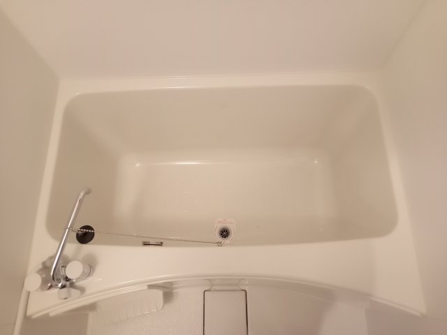 川崎市麻生区細山１丁目のアパートの浴室