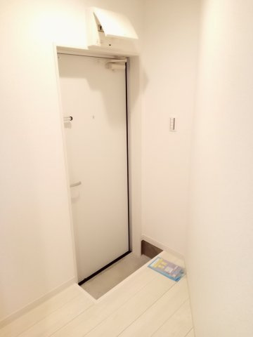 川崎市麻生区細山１丁目のアパートの玄関