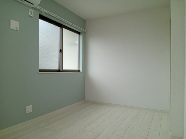 川崎市麻生区細山１丁目のアパートの居間・リビング