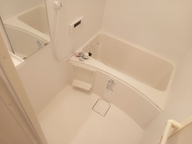 川崎市麻生区細山１丁目のアパートの浴室