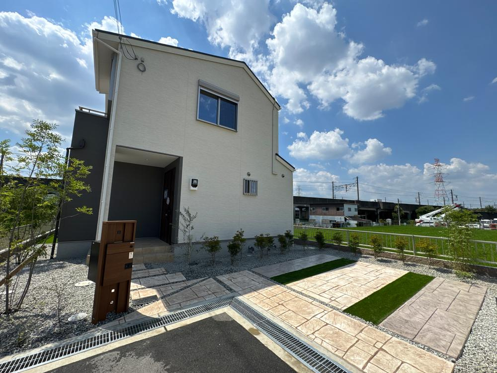 津田北町2丁目　未入居一戸建ての駐車場|駐車2台可能
■物件内覧・資金計画相談・住宅ローン相談、リフォーム相談、お問合せ受付中■
※当日・翌日のご内覧、ご相談はお電話でのお問合せがスムーズです！