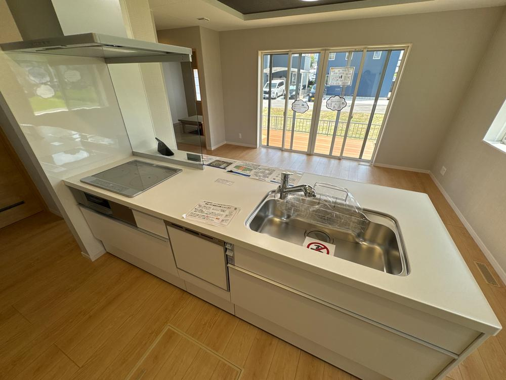 津田北町2丁目　未入居一戸建てのキッチン|システムキッチン　食器洗い乾燥機付き
■物件内覧・資金計画相談・住宅ローン相談、リフォーム相談、お問合せ受付中■
※当日・翌日のご内覧、ご相談はお電話でのお問合せがスムーズです！