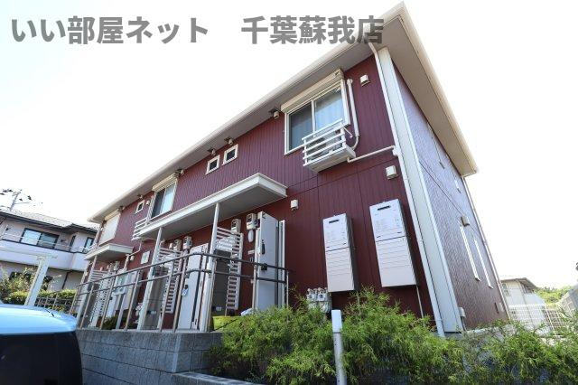 ベルフォーレ千葉寺の外観|おしゃれなエンジと白の外観です！
