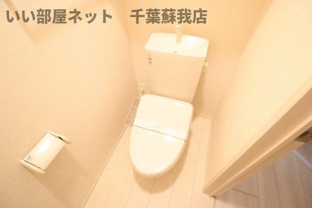 ベルフォーレ千葉寺のトイレ|落ち着いた色調のトイレです