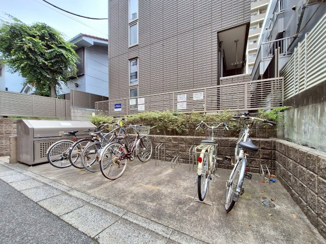 ＣＲＥＳＴ　ＣＯＵＲＴのその他共用部分|★駐輪場★