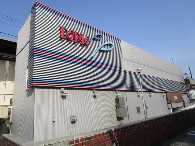 ＣＲＥＳＴ　ＣＯＵＲＴの周辺