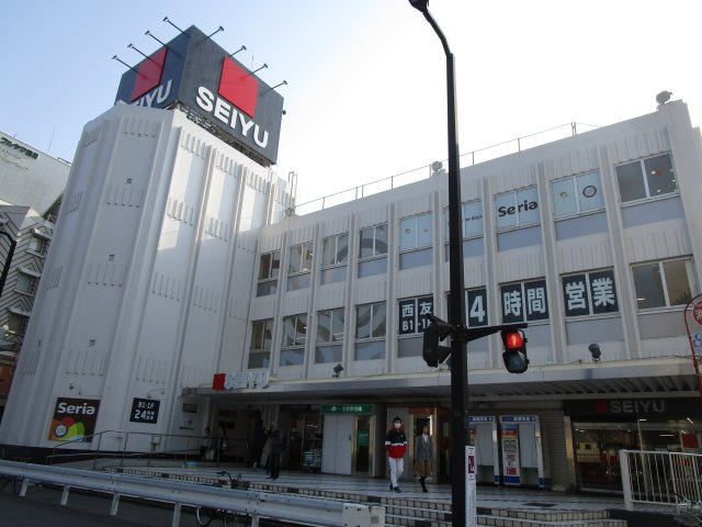 ＣＲＥＳＴ　ＣＯＵＲＴの周辺