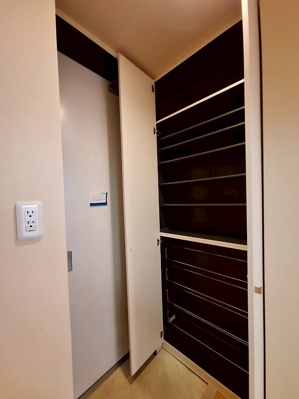 ＣＲＥＳＴ　ＣＯＵＲＴの玄関|★シューズBOX★
