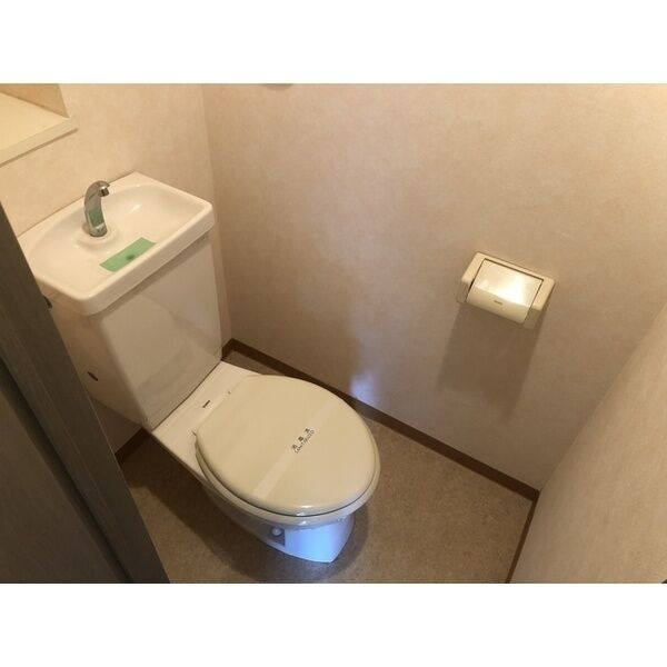 メゾンラフィーネのトイレ