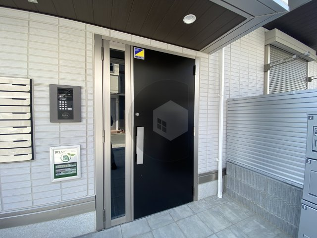 プレジール西堤2のエントランス