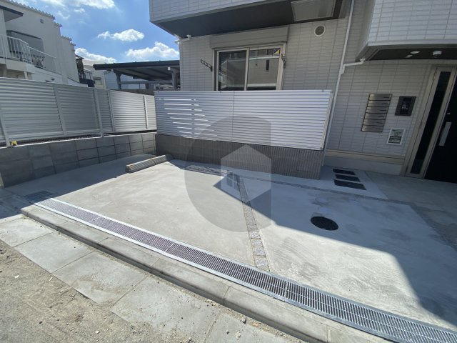 プレジール西堤2の駐車場