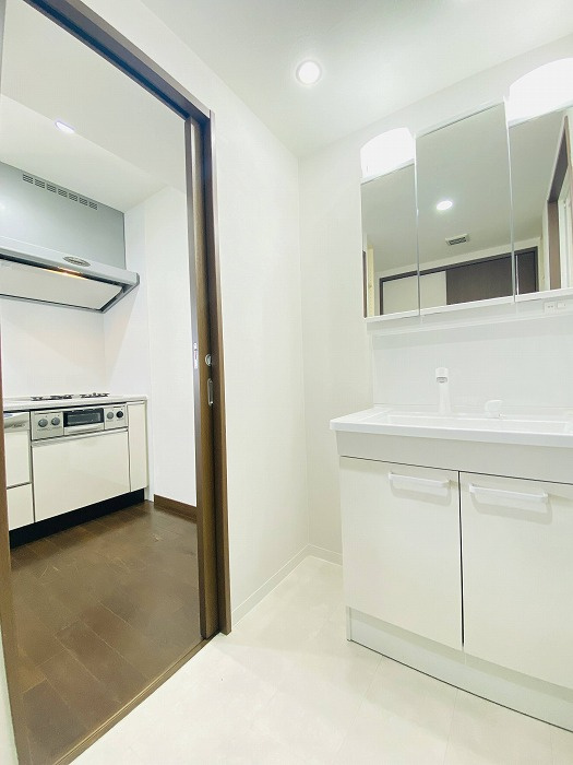 サンクレイドル東海グランデの独立洗面台