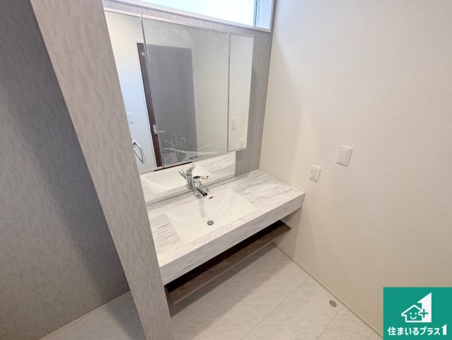 葛城市林堂　新築一戸建ての外観|周辺は落ち着いた街並みの住宅地！子育てがしやすい住環境です！まだ未完成ですが、現地でしかわからない事もございます。是非一度ご覧ください。