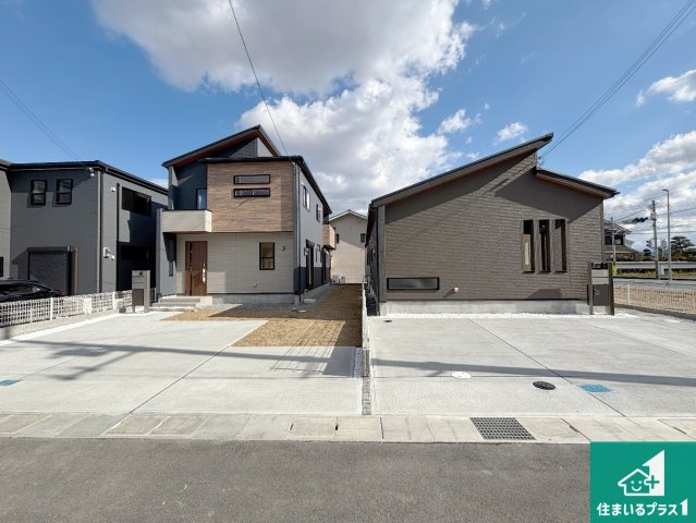 葛城市林堂　新築一戸建ての外観|周辺は落ち着いた街並みの住宅地！子育てがしやすい住環境です！まだ未完成ですが、現地でしかわからない事もございます。是非一度ご覧ください。