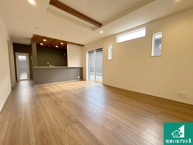 葛城市林堂　新築一戸建ての前面道路含む現地写真|周辺は落ち着いた街並みの住宅地！子育てがしやすい住環境です！まだ未完成ですが、現地でしかわからない事もございます。是非一度ご覧ください。