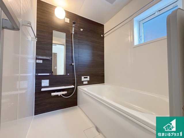 葛城市林堂　新築一戸建ての前面道路含む現地写真|周辺は落ち着いた街並みの住宅地！子育てがしやすい住環境です！まだ未完成ですが、現地でしかわからない事もございます。是非一度ご覧ください。