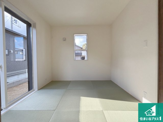 葛城市林堂　新築一戸建ての外観|周辺は落ち着いた街並みの住宅地！子育てがしやすい住環境です！まだ未完成ですが、現地でしかわからない事もございます。是非一度ご覧ください。