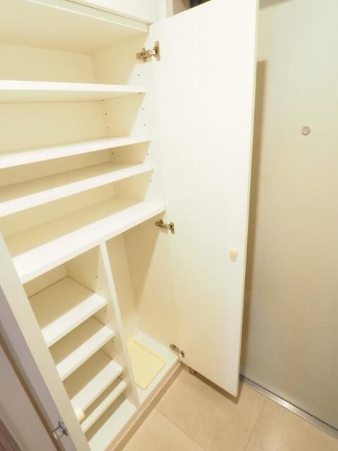 ルジェンテリベル日本橋濱町の玄関