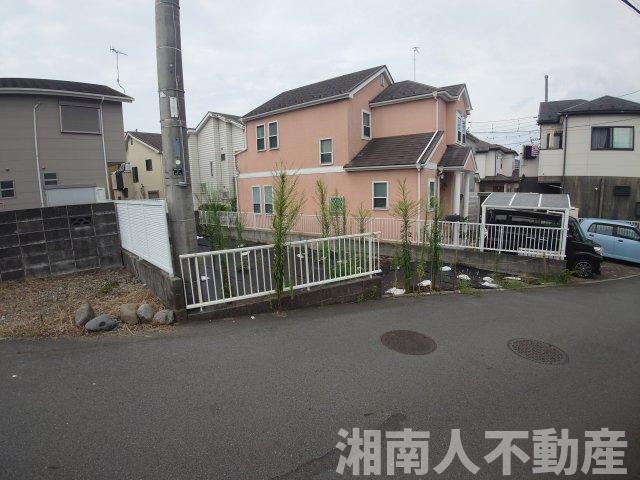 茅ヶ崎市赤羽根　売地の前面道路含む現地写真|前面道路含む現地写真です