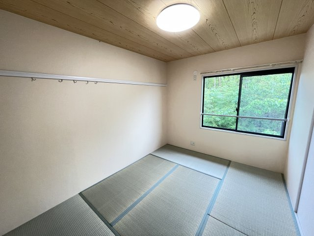 エルメゾンⅡの和室|壁掛けフックあります