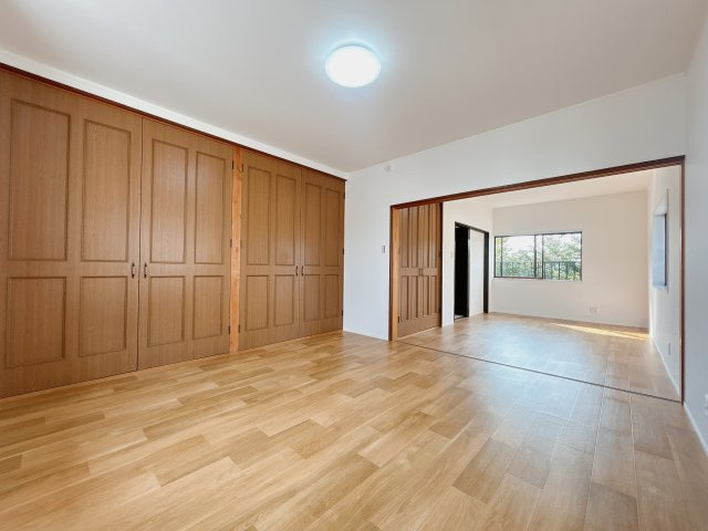 岡崎市鹿勝川町の洋室