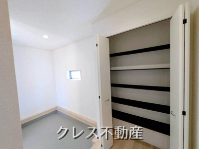 【玄関】 | 飯田グループ販売戸数全国7位・アーネストワン販売戸数全国1位！クレス不動産には実績があります！【さいたま市西区飯田新田】 | シューズボックス付きで玄関周りスッキリ！
室内（2025年11月）撮影
