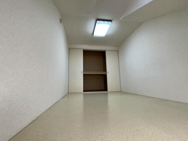 ロフト（４帖・収納・立てます）